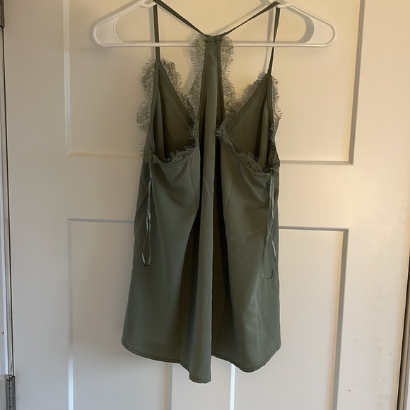 NWT francesca’s green lace tank top - Picture 3 of 4